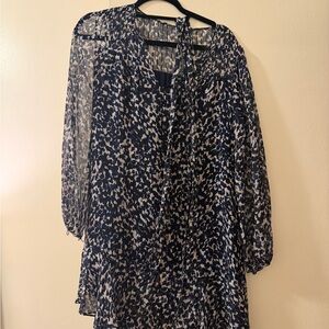 Chic Blue and White Patterned Dress